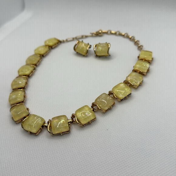 Vintage Coro Midcentury Lucite & Aurora Borealis Yellow Necklace & Earrings Set - Picture 3 of 8